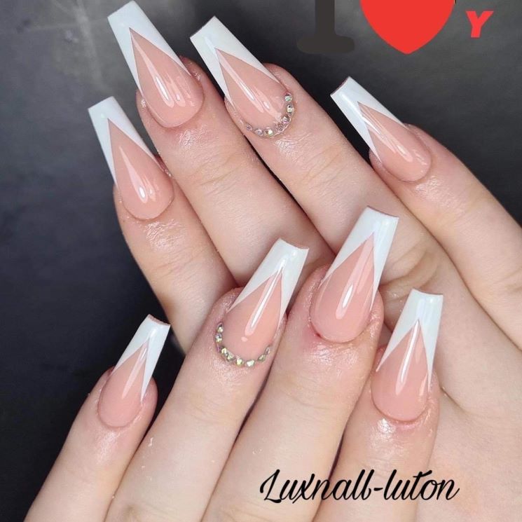 Lux Nails & Spa Professional Nail and Beauty Salon in Luton